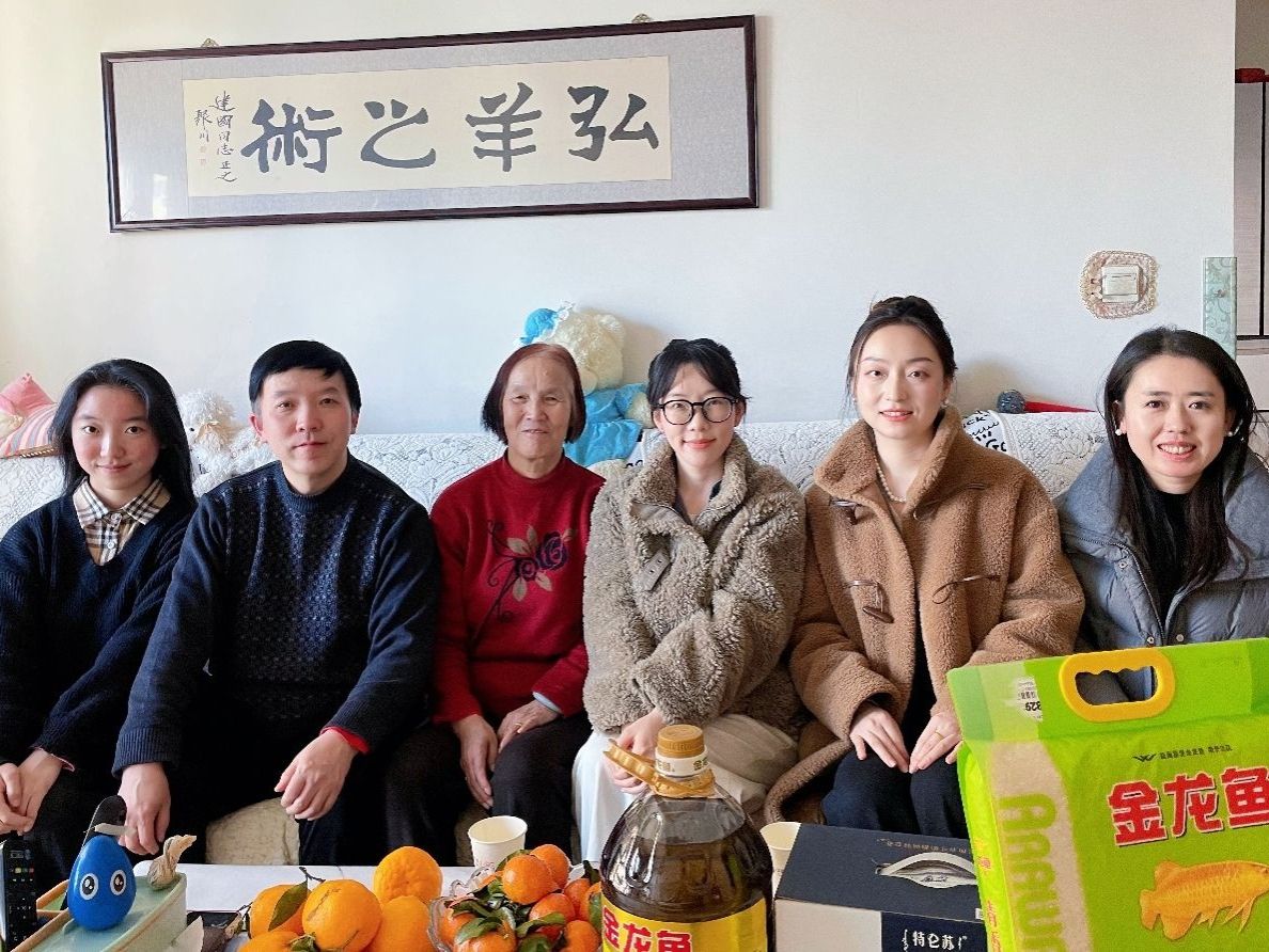 步履不停传温情 精准护航成长路——兰州信息科技学院寒假走访纪实