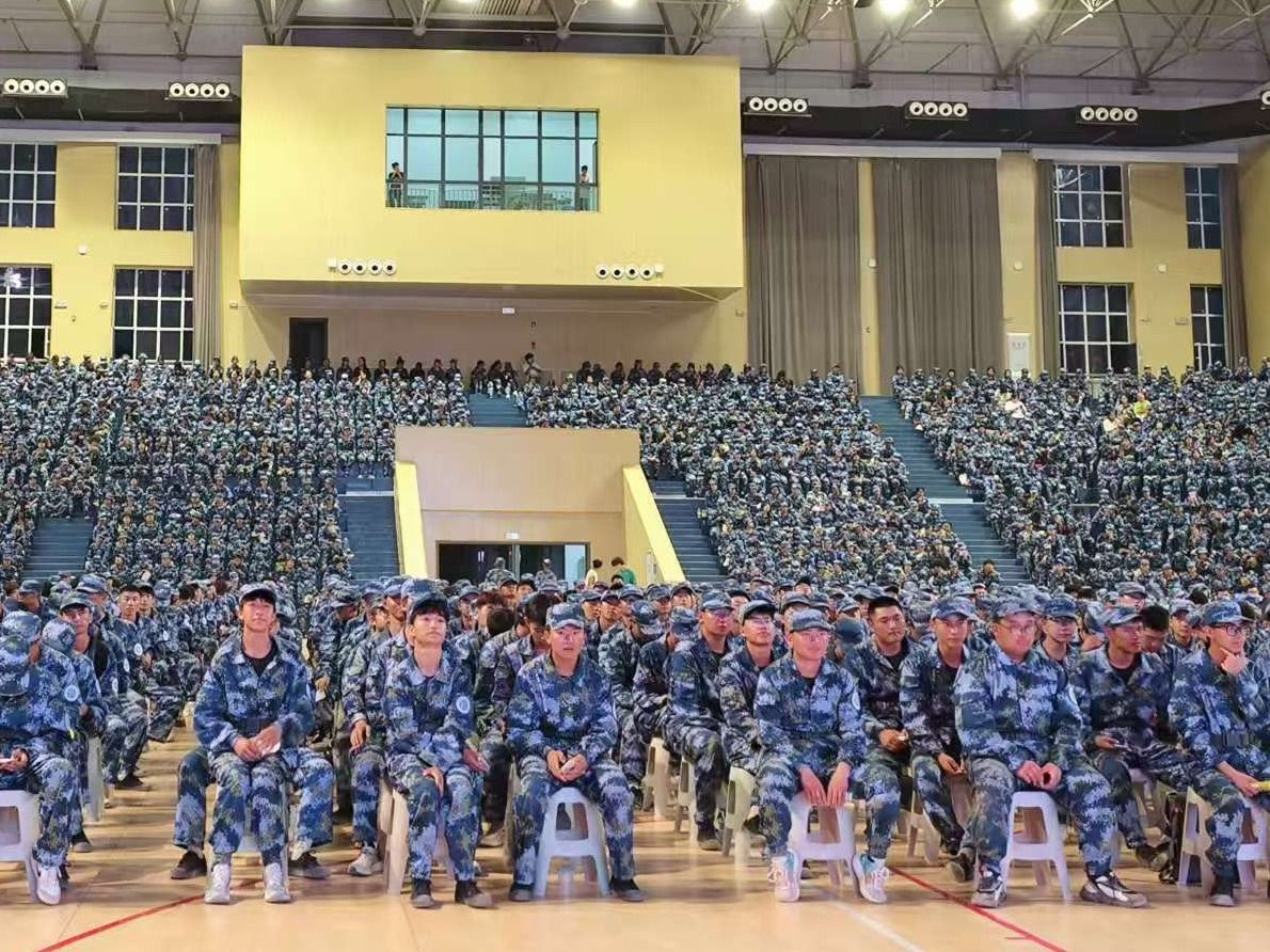 珍爱生命，关注健康—兰州信息科技学院在军训期间举行应急救援专题知识讲座