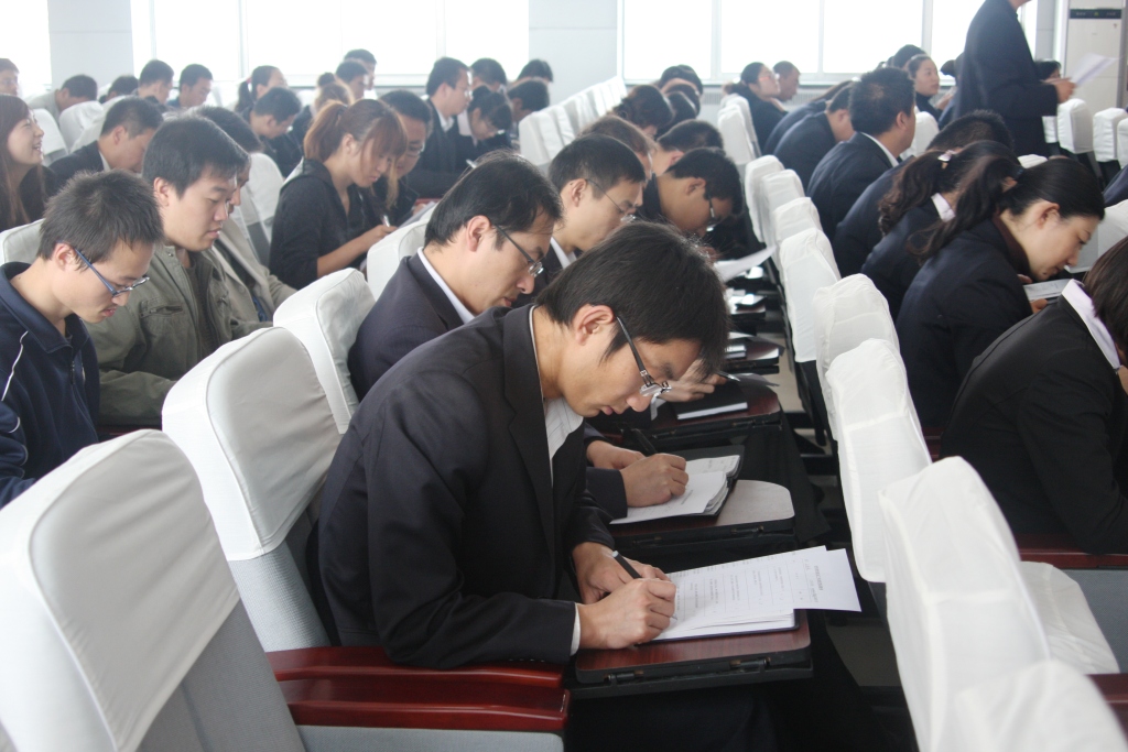 省委思想政治考核评估领导小组对我院思想政治工作进行考核评估