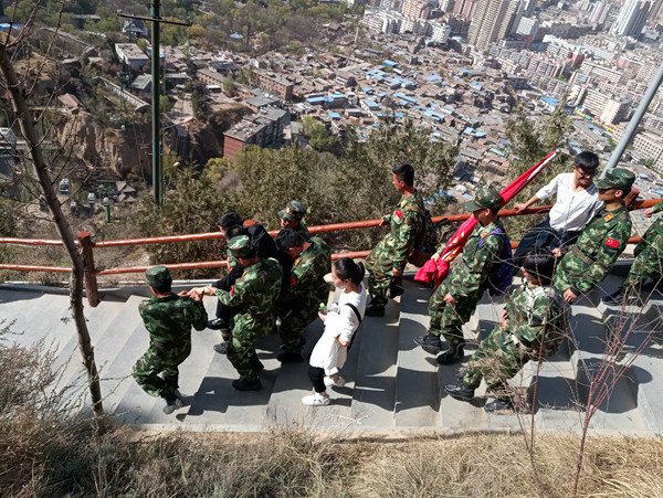 国旗护卫队照片P80401-160937 (1).jpg 国旗护卫队照片P80401-160937 (1).jpg