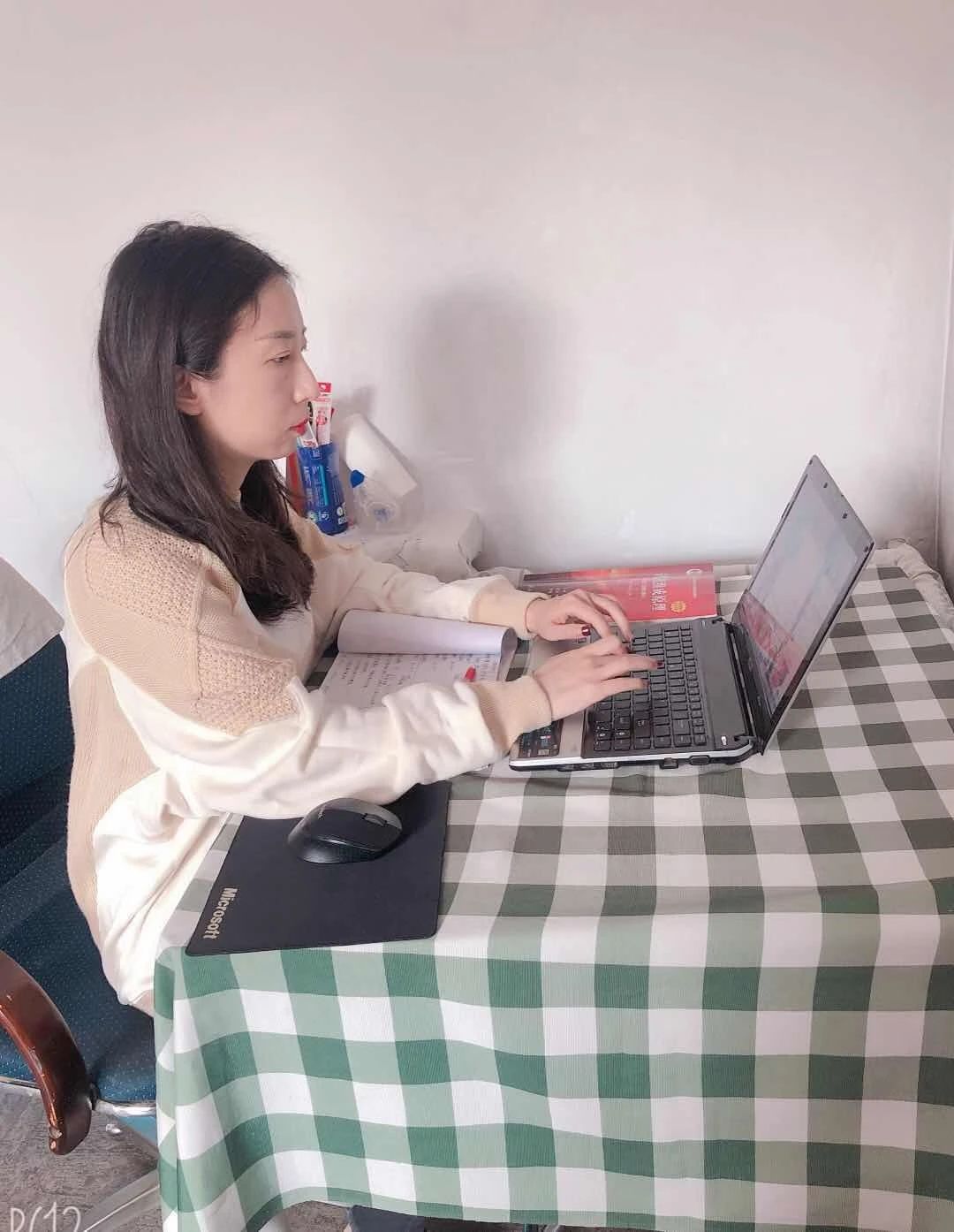 信息工程学院 杨书鸿.jpg